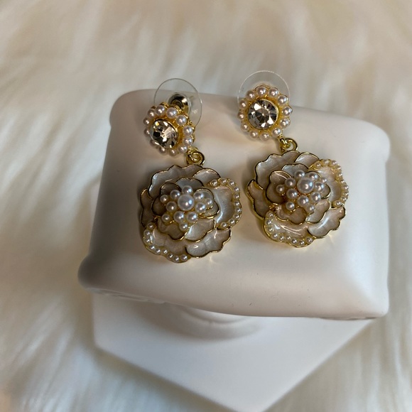 Camellia Pearl Drop Earrings - Picture 3 of 6